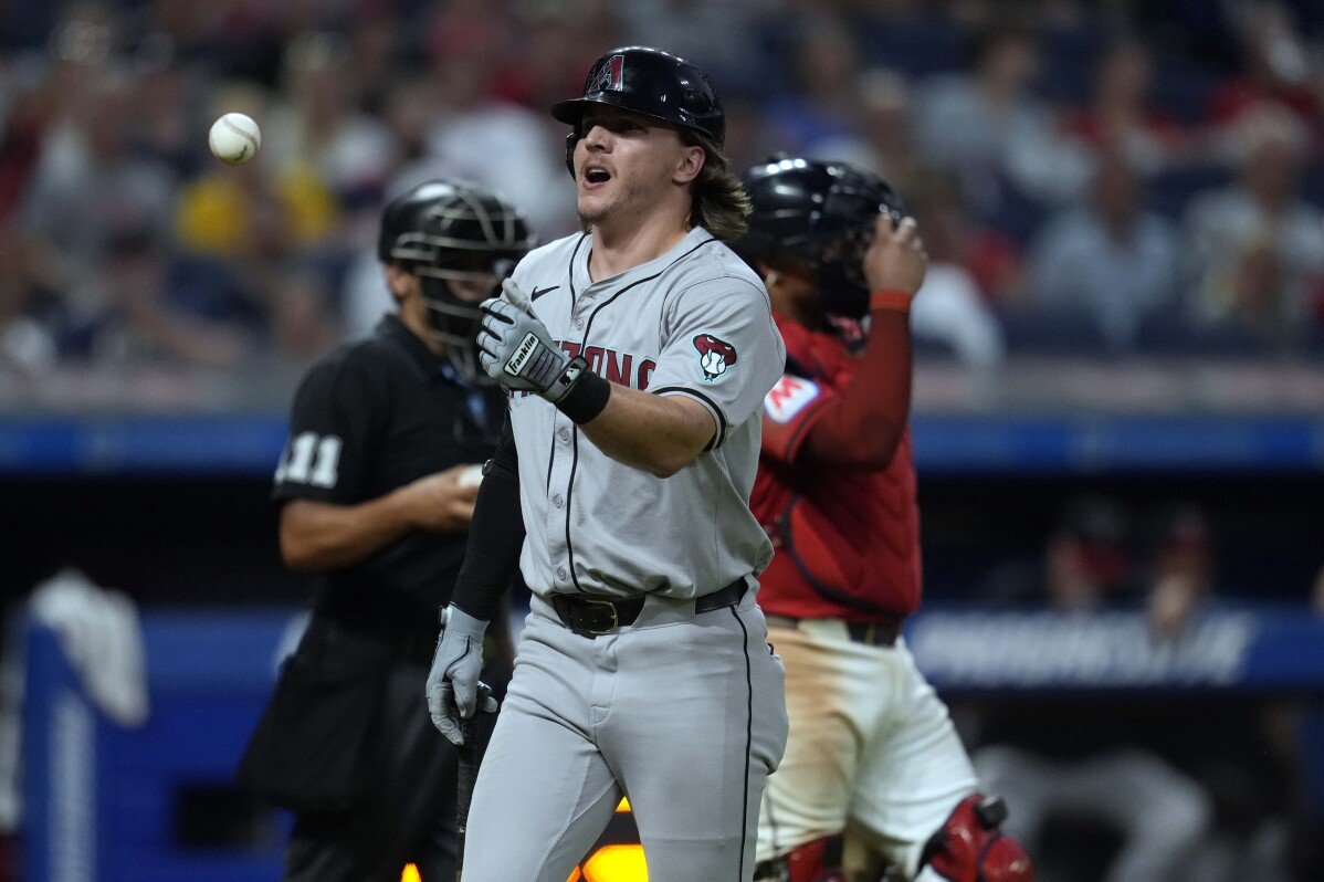 Eugenio Suarez single RB yang ditembakkan melawan Emmanuel Clase di inning ke-10 memberikan kemenangan 7-6 bagi Diamondbacks melawan Guardians